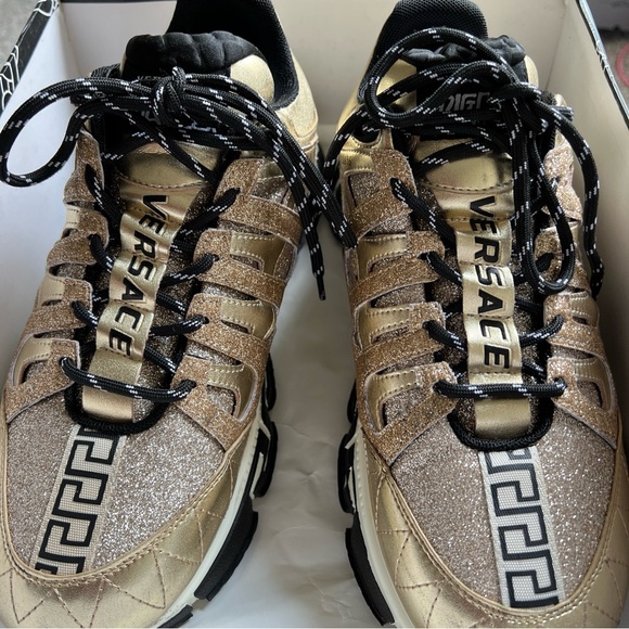 Preowned VERSACE "Trigreca" Logo Monogram Sneakers Gold/Brown. - Picture 9 of 17